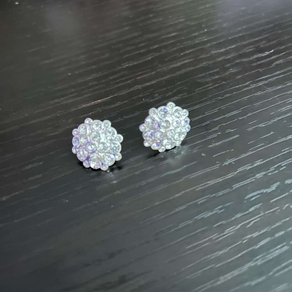 Avon elegant silver toned sparkly crystal earrings for pierced ears.